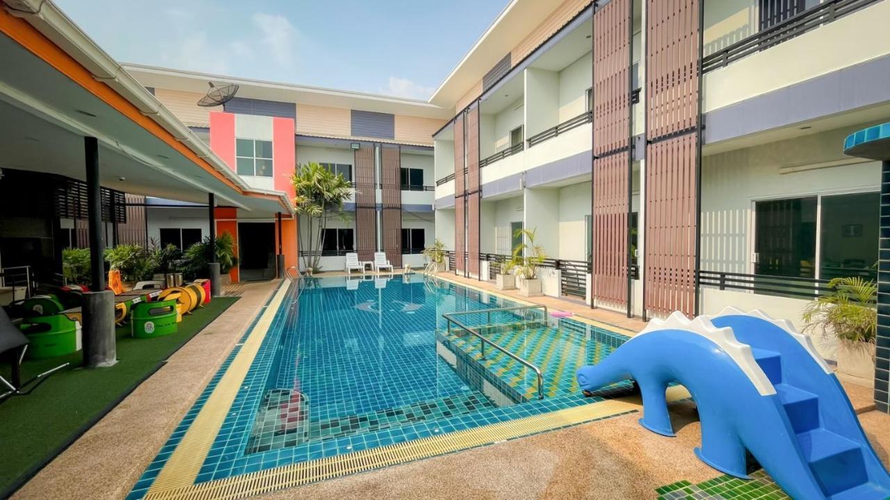 The S.G Hotel Buriram Bagian luar foto