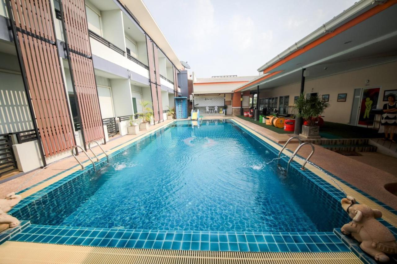 The S.G Hotel Buriram Bagian luar foto