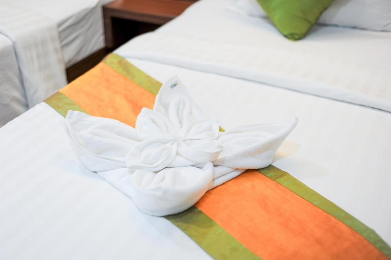 The S.G Hotel Buriram Bagian luar foto