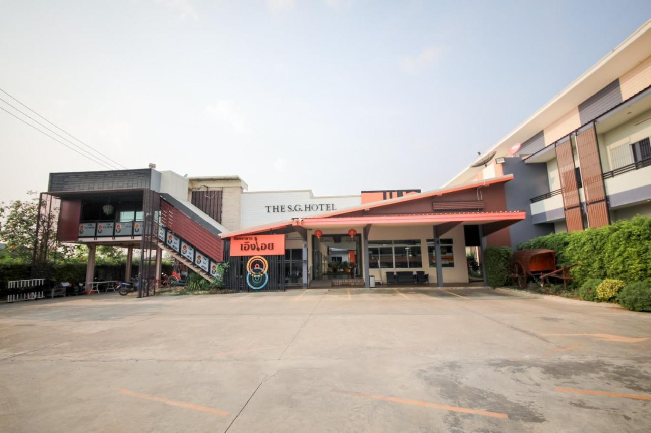 The S.G Hotel Buriram Bagian luar foto