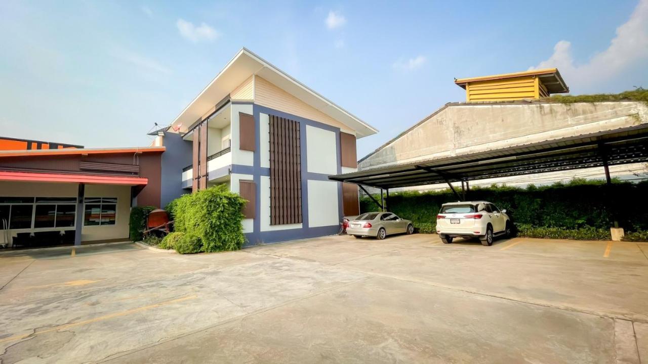 The S.G Hotel Buriram Bagian luar foto