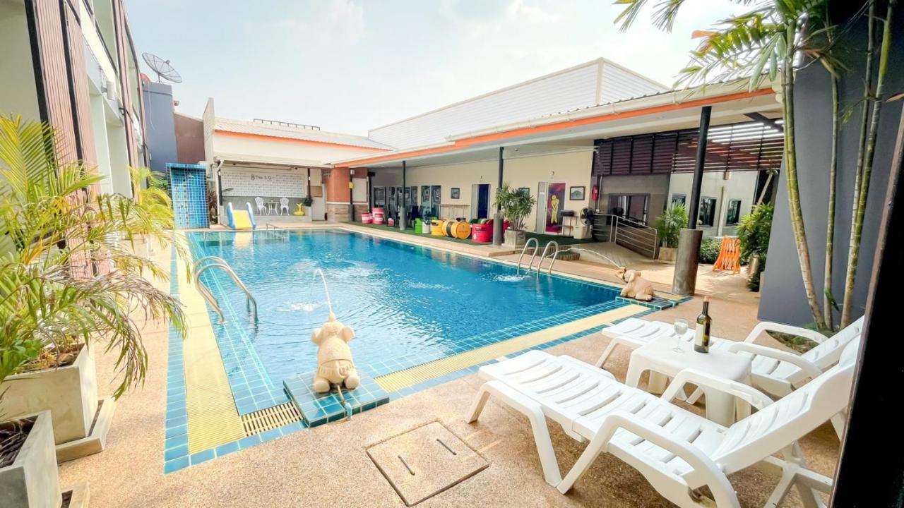 The S.G Hotel Buriram Bagian luar foto