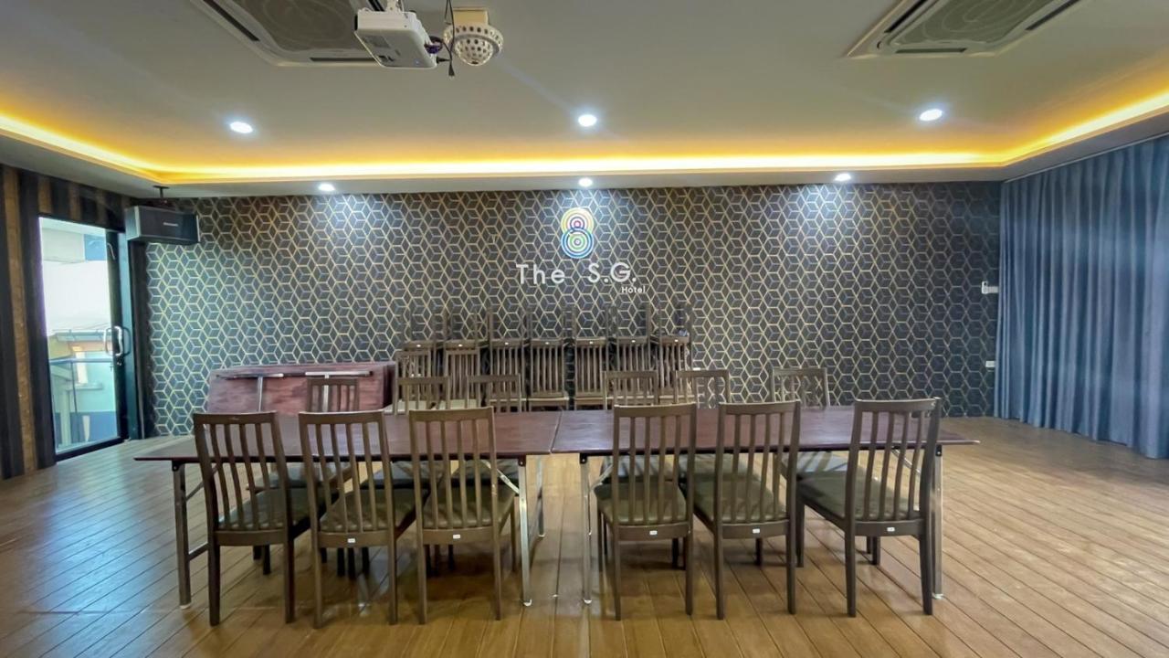 The S.G Hotel Buriram Bagian luar foto