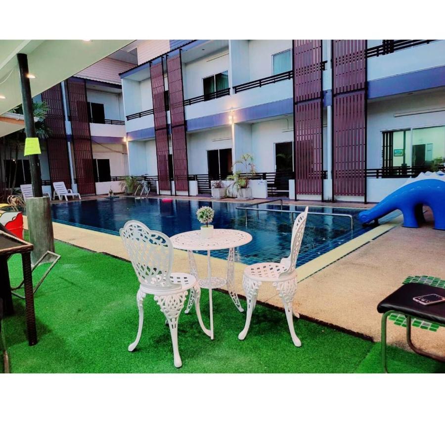 The S.G Hotel Buriram Bagian luar foto